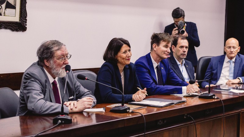 Renião com a Secretária de Estado para Economia, Agricultura, Transporte e Vinho do estado alemão da Renânia-Palatina