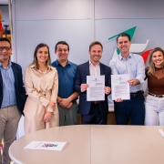 Assinatura com a prefeitura de Carazinho.